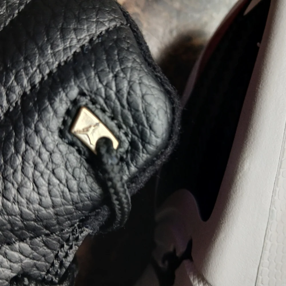 Jordan 12 Retro Playoffs Basketball/Streetwear ShoesSize 2 Youth - Picture 9 of 13